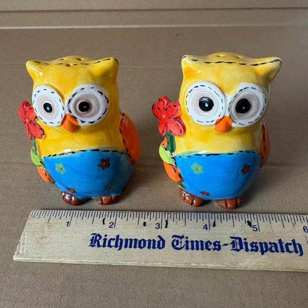 Emerald Isle Ceramic Owl Salt‎ and Pepper Shaker Set Yellow Blue Flower Design